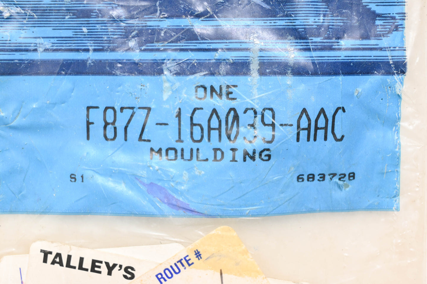 New OEM Ford F87Z-16A039-AAC Fender Moulding Assembly NOS