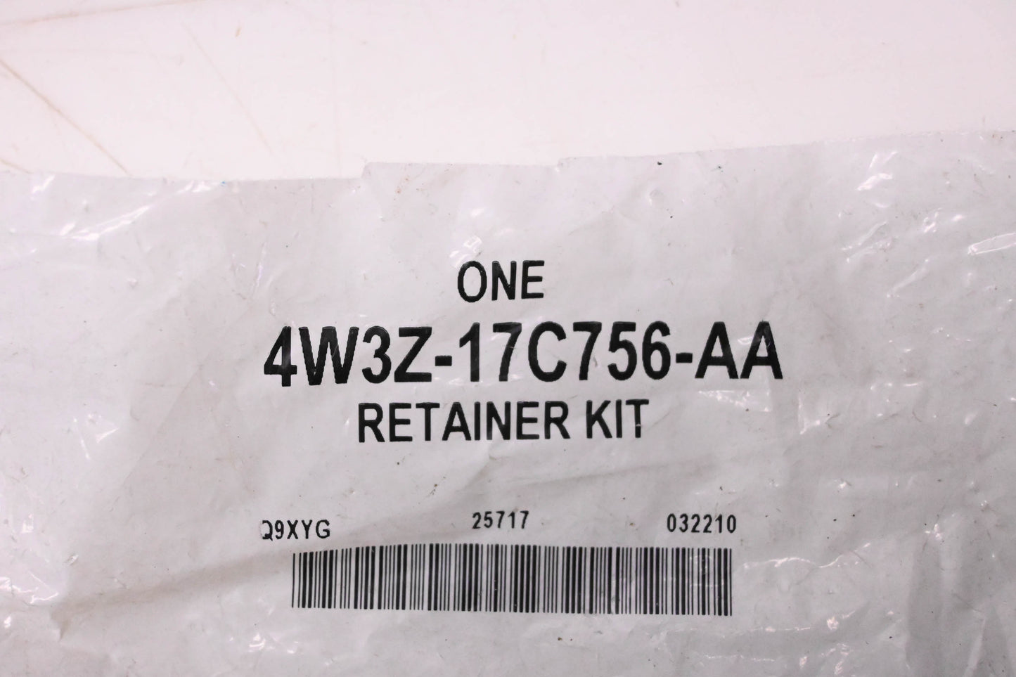 New OEM Ford 4W3Z-17C756-AA Retainer Kit NOS