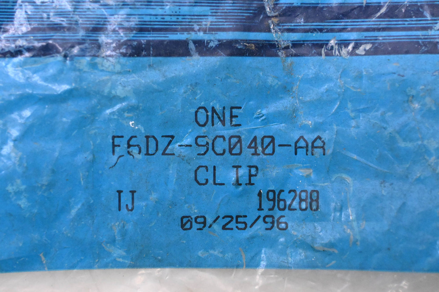 New OEM Ford F6DZ-9C040-AA Clip NOS