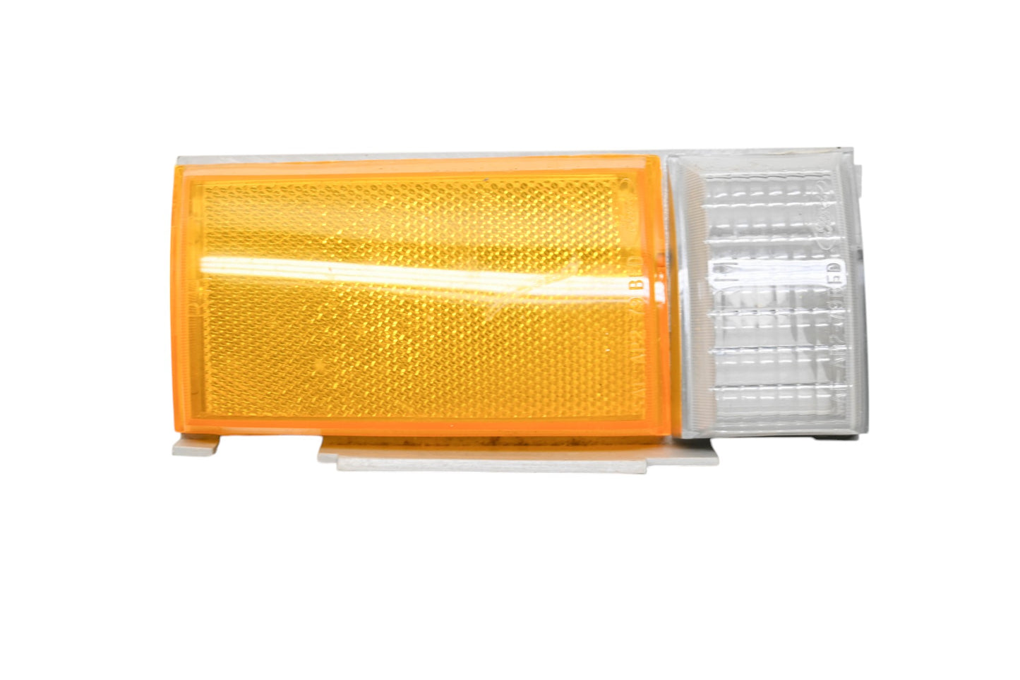 New OEM Ford D9AB-15A428-AC Passenger Side Marker Lamp Assembly NOS