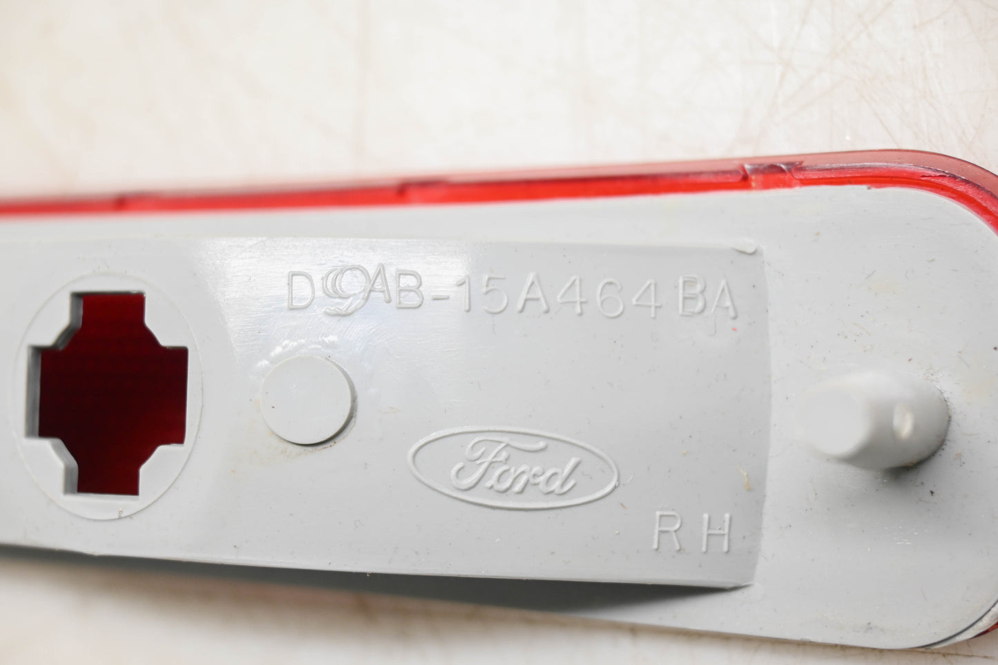 New OEM Ford D9AB-15A464-BA Passenger Side Brake Lamp Assembly NOS