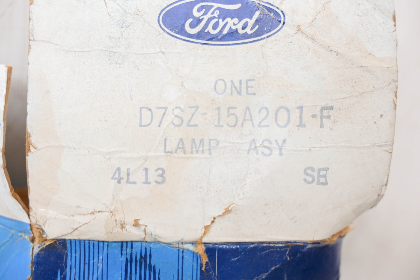 New OEM Ford D7SZ-15A201-F Rear Driver Side Marker lamp NOS