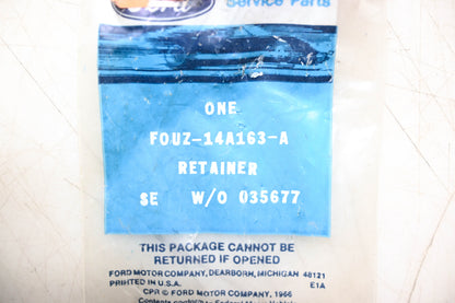 New OEM Ford FOUZ-14A163-A Retainer NOS