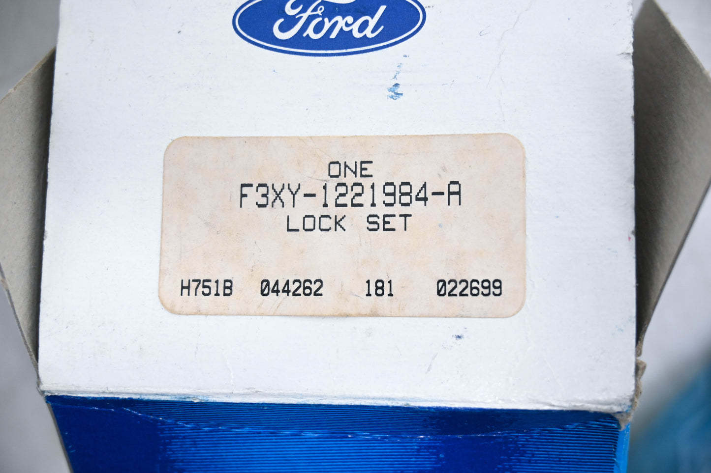 New OEM Ford F3XY-1221984-A Passenger Side Lock Cylinder and Key Set NOS
