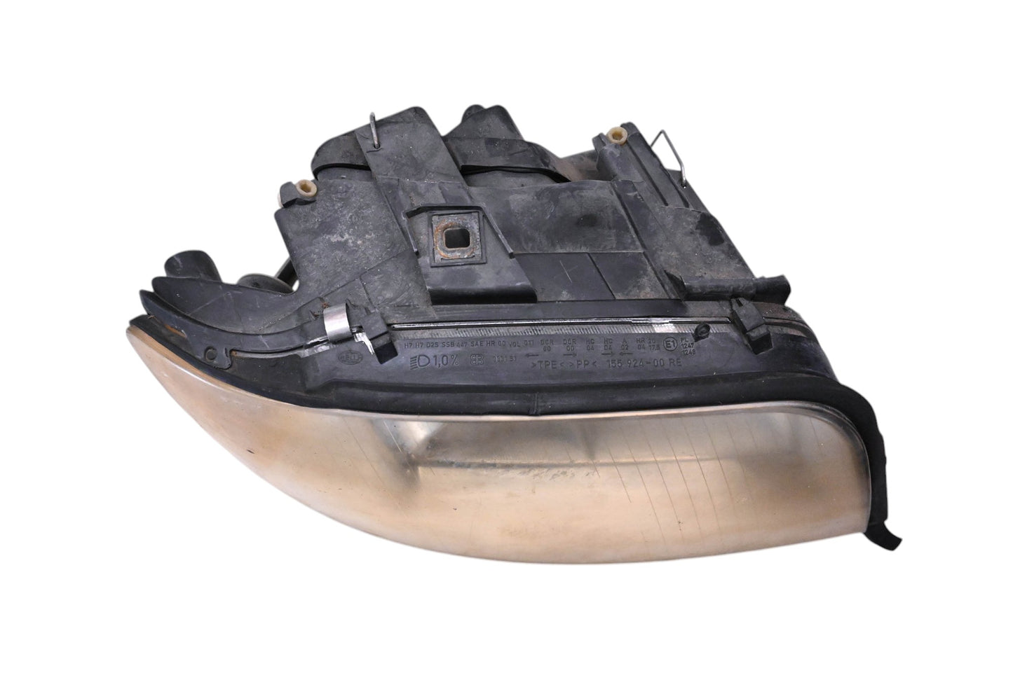 Audi 15592400RE Right Side Headlight Assembly NOS