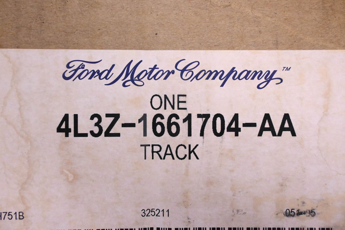 New OEM Ford 4L3Z-1661704-AA Right Side Seat Track Assembly NOS