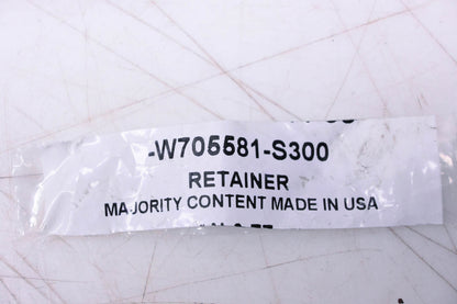 New OEM Ford W705581-S300 Weatherstrip Retainer NOS