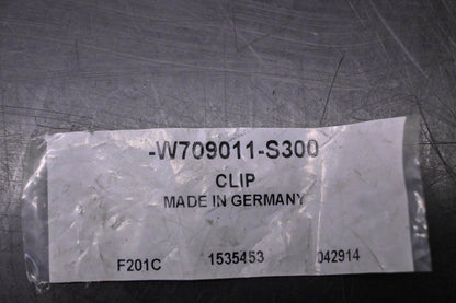 New OEM Ford W709011-S300 Clip Retainer Trim Moulding NOS