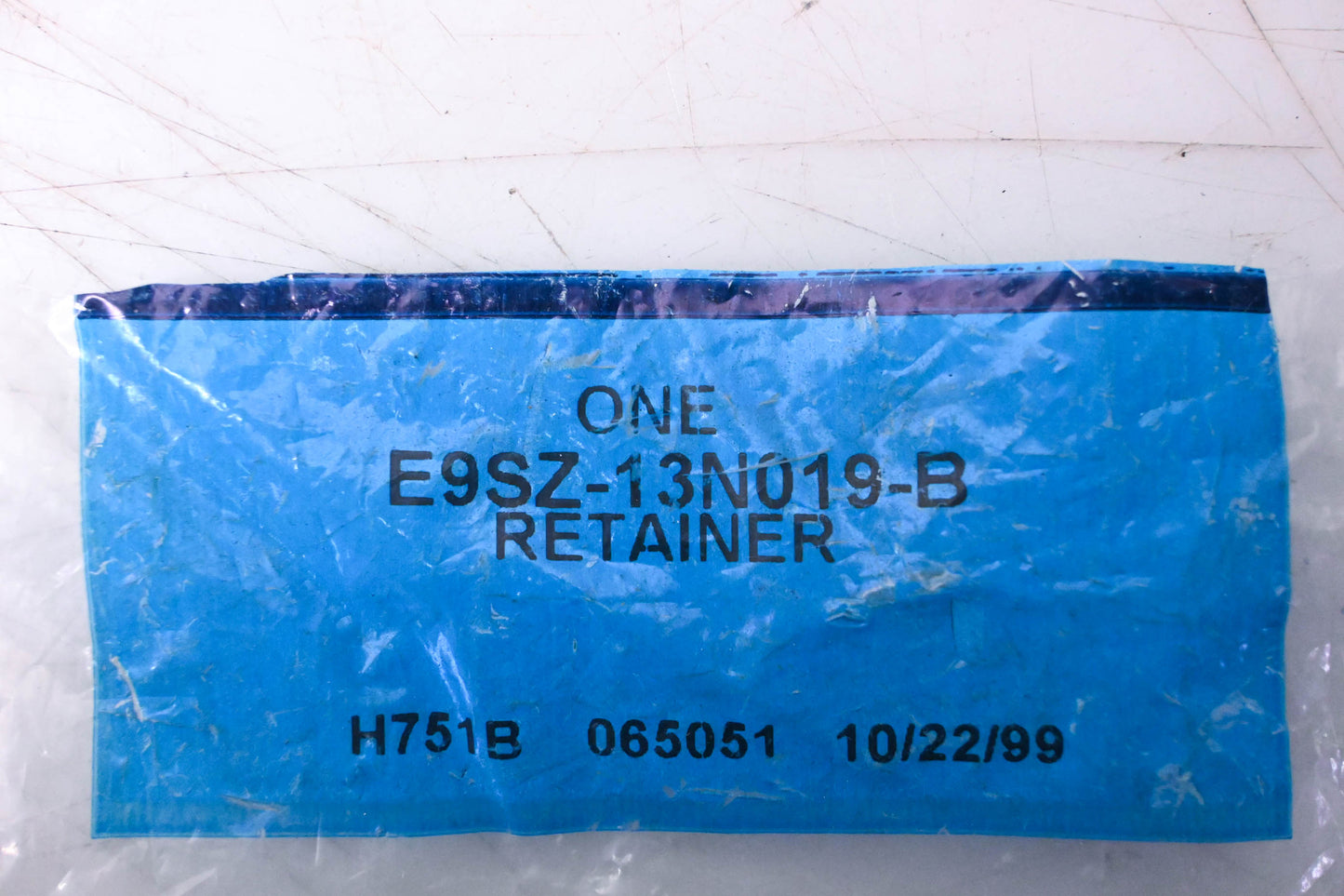 New OEM Ford E9SZ-13N019-B Retainer NOS