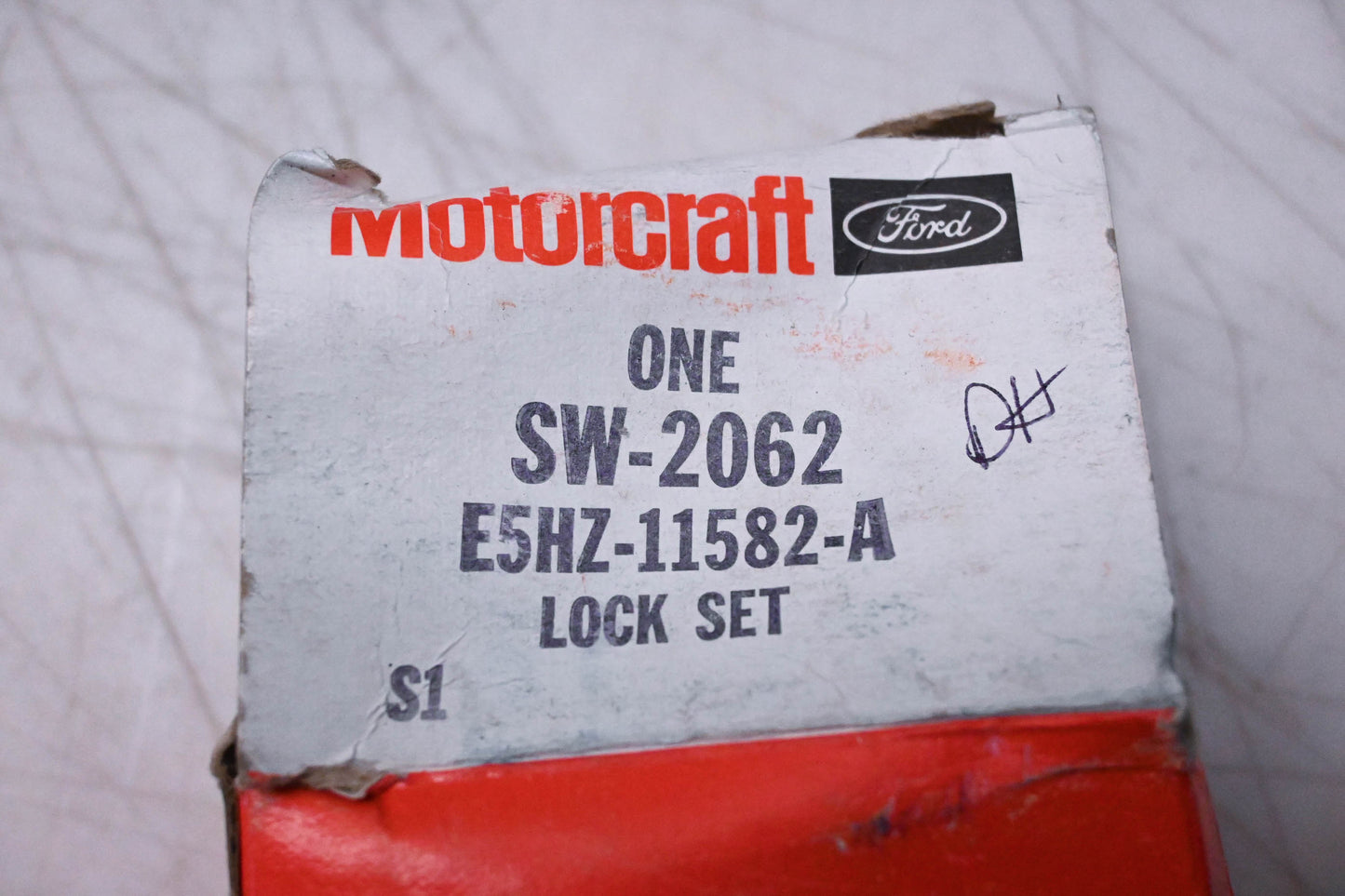 New OEM Motorcraft SW-2062, E5HZ-11582-A Ignition Lock Cylinder Kit NOS