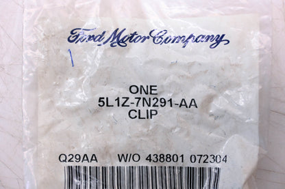 New OEM Ford 5L1Z-7N291-AA Clip NOS