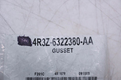 New OEM Ford 4R3Z-6322380-AA Retainer Gusset NOS