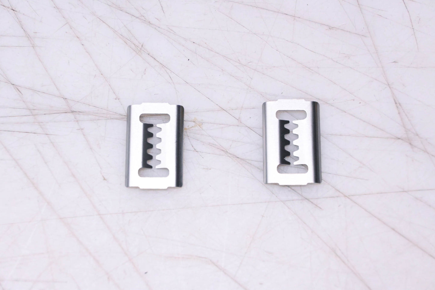 New OEM Ford F32Z-17C756-S Bumper Cover Clips Qty 2 NOS