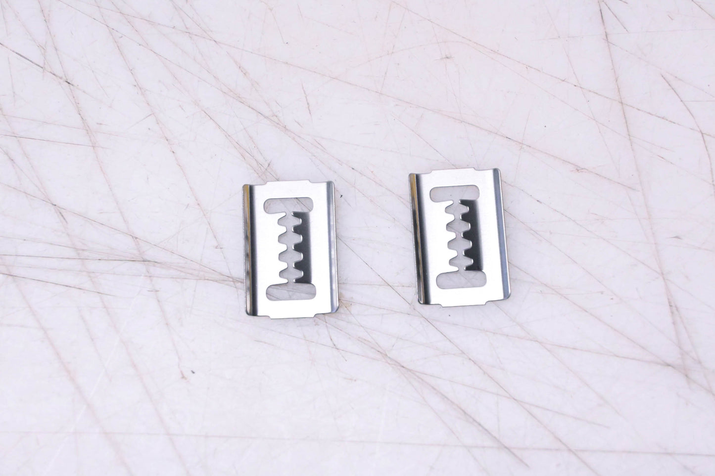 New OEM Ford F32Z-17C756-S Bumper Cover Clips Qty 2 NOS