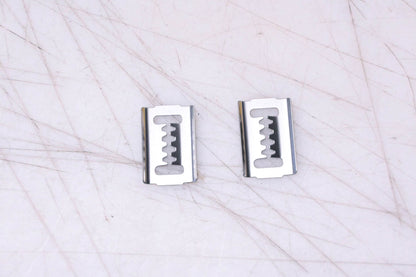 New OEM Ford F32Z-17C756-S Bumper Cover Clips Qty 2 NOS