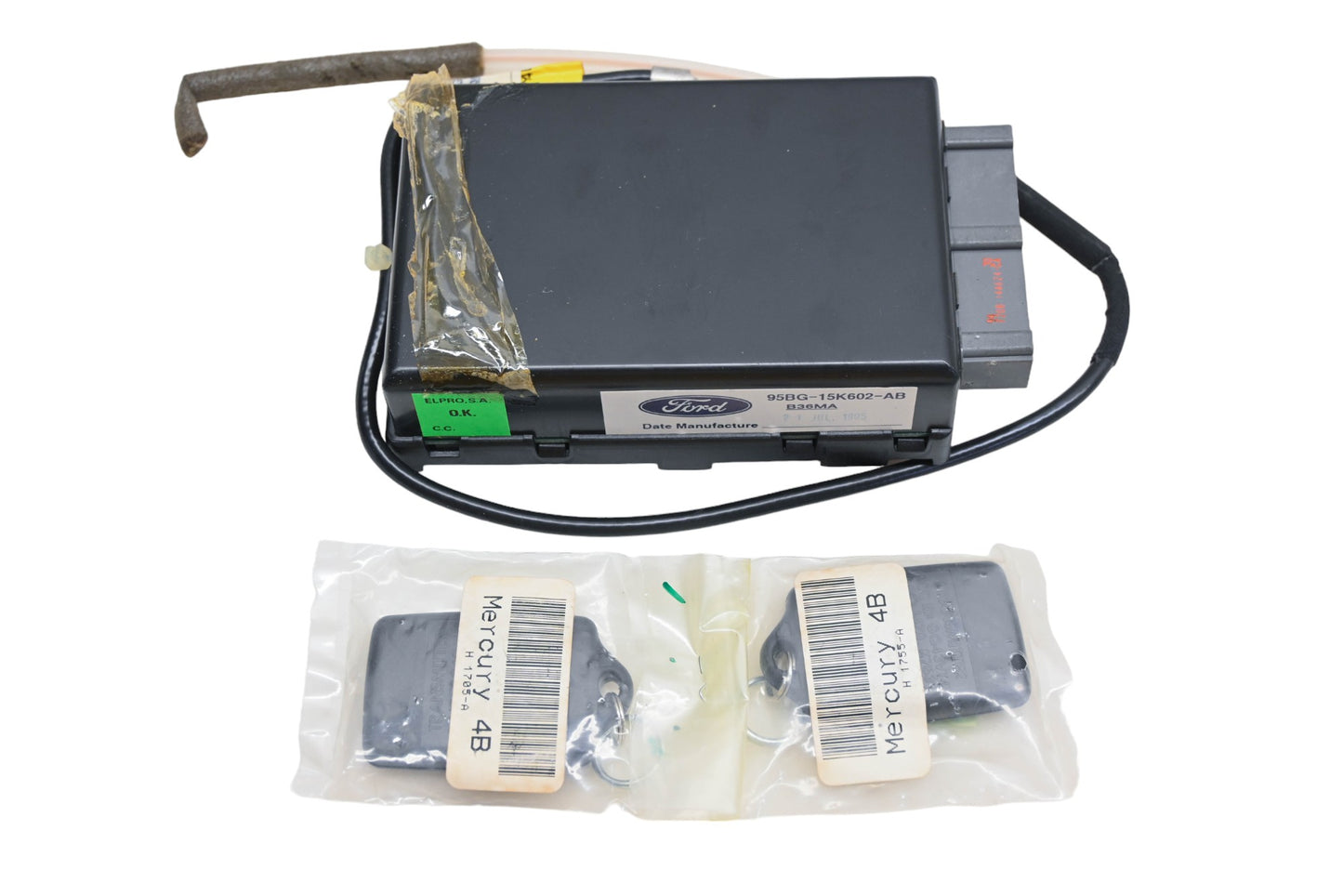 New OEM Ford F5RY-15K602-A, 95BG-15K602-AB Remote Keyless Entry Receiver Kit NOS