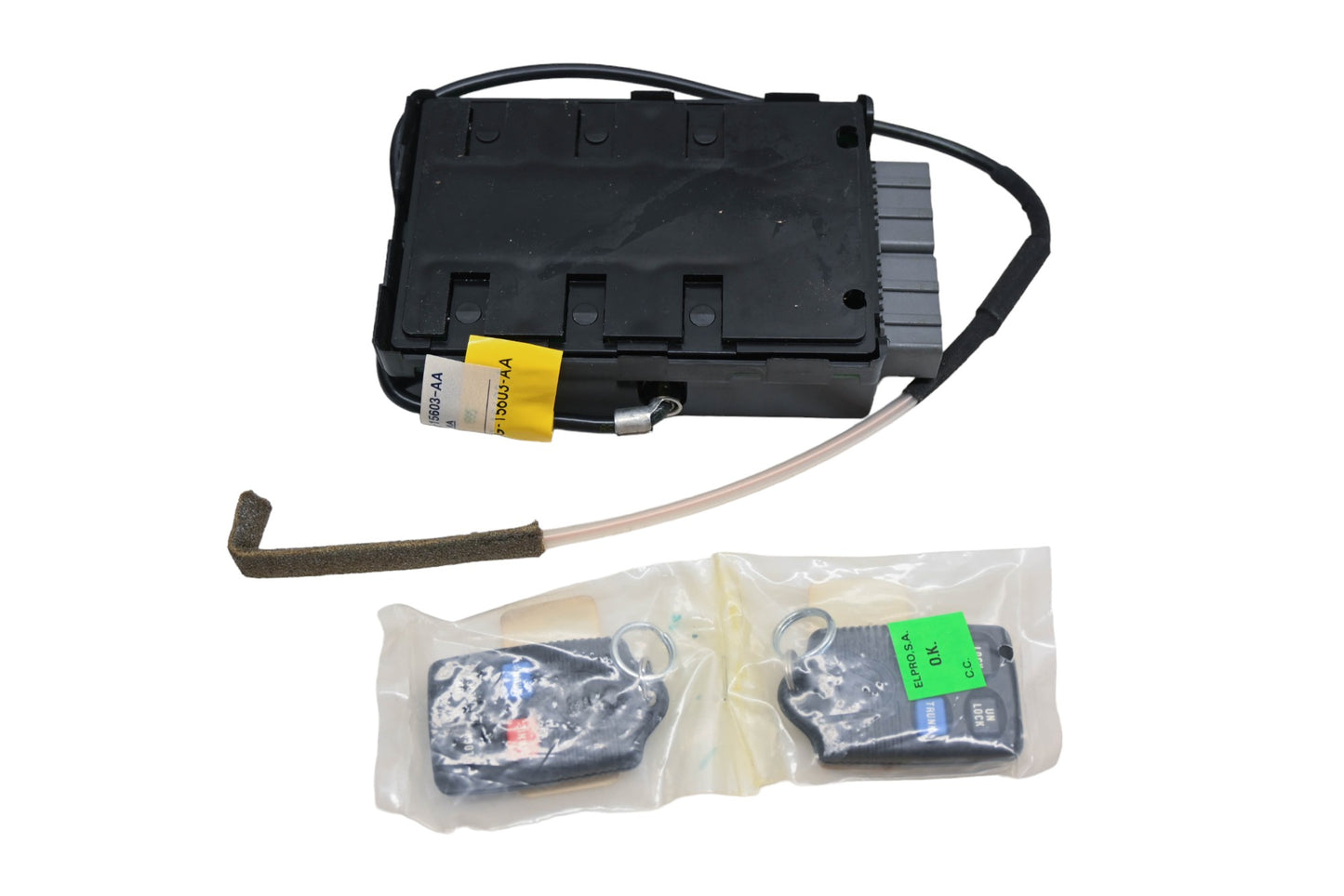 New OEM Ford F5RY-15K602-A, 95BG-15K602-AB Remote Keyless Entry Receiver Kit NOS