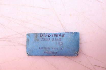 New OEM Ford D1FZ-7064-E Snap Ring NOS