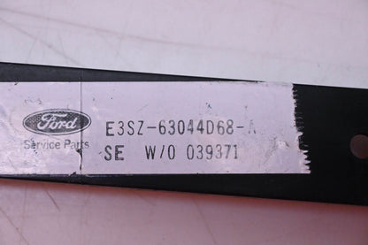 New OEM Ford E3SZ-63044D68-A Bracket NOS