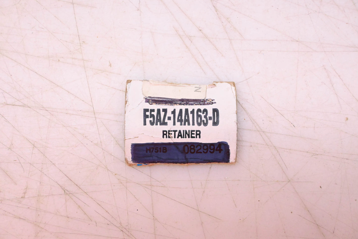New OEM Ford F5AZ-14A163-D Retainer NOS