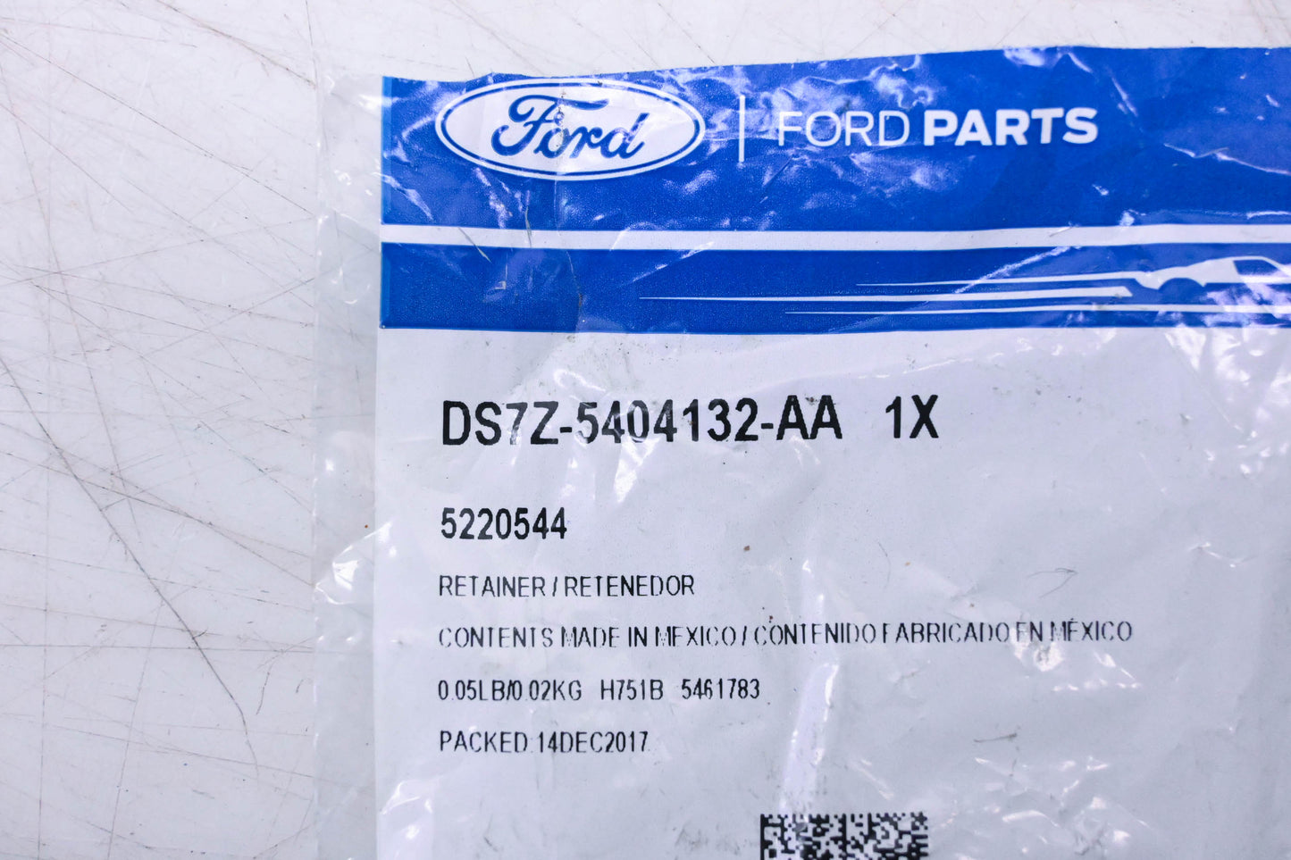 New OEM Ford DS7Z-5404132-AA, 5220544 Retainer NOS