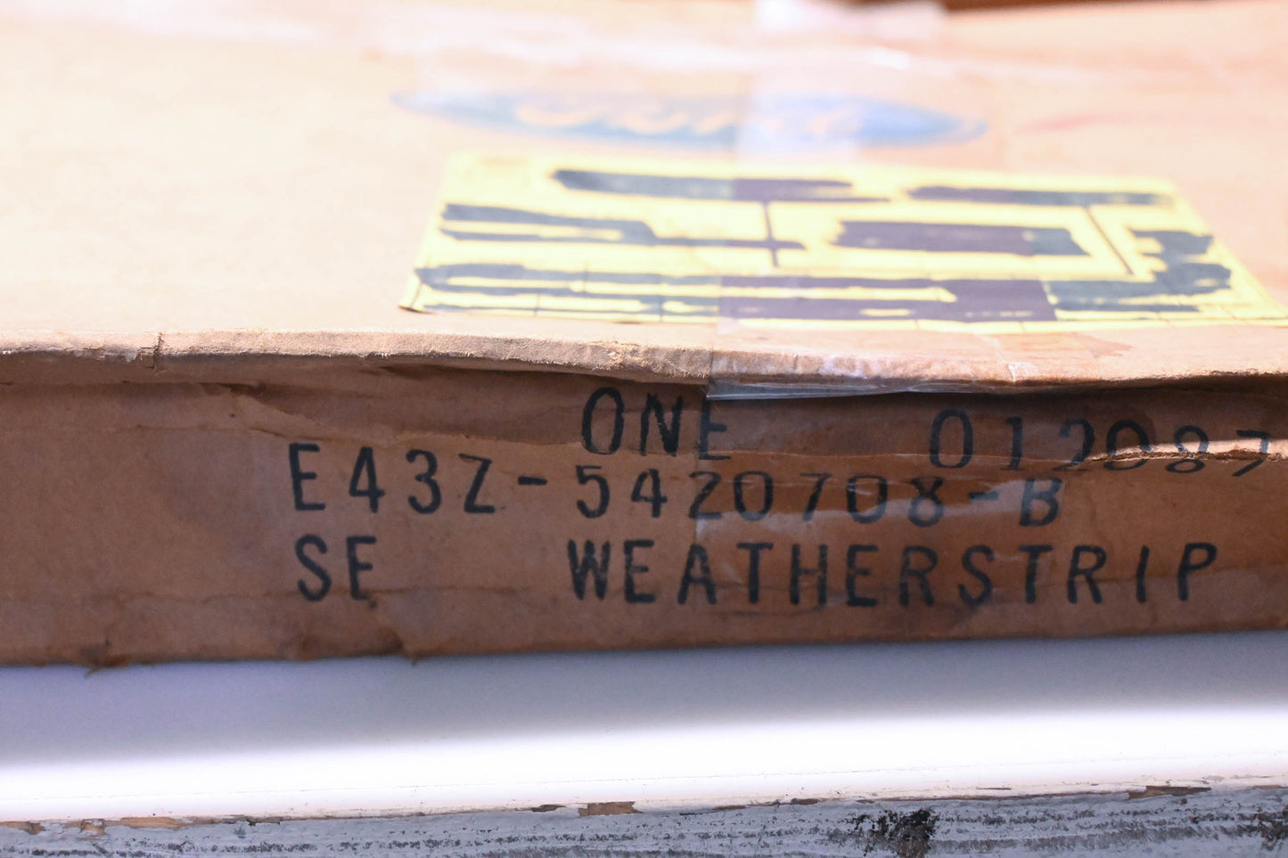 New OEM Ford E43Z-5420708-B Weatherstrip Assembly NOS