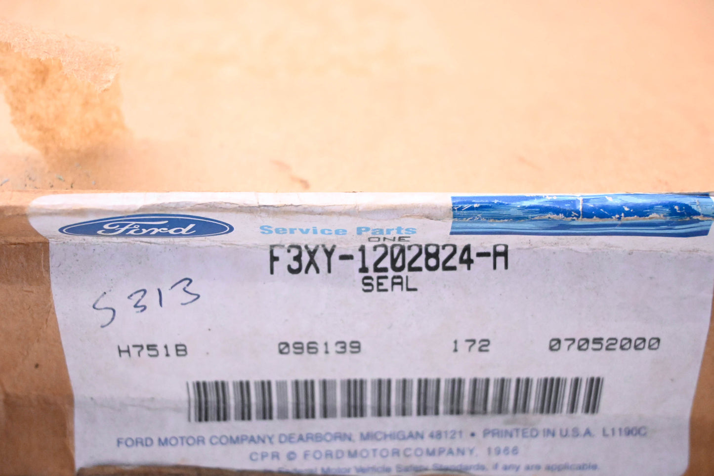 New OEM Ford F3XY-1202824-A Seal Assembly NOS