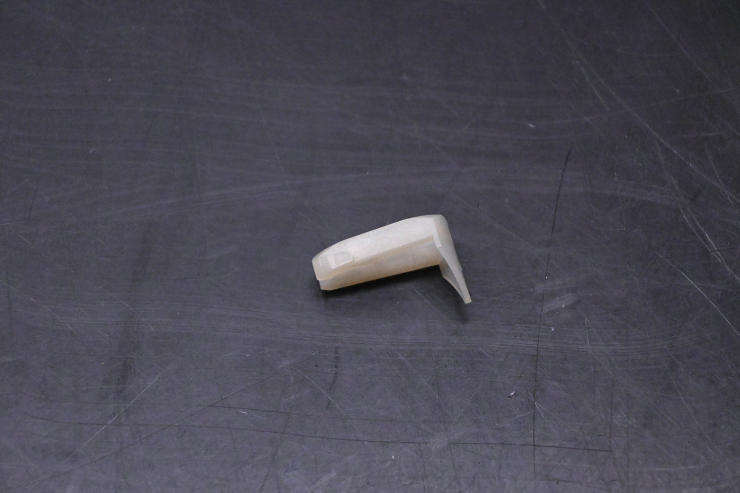 New OEM Ford N806191-S1901 Fuel Line Retainer Clip NOS