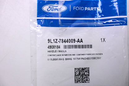 New OEM Ford 9L1Z-7844009-AA, 4908184 Liftgate Glass Handle NOS