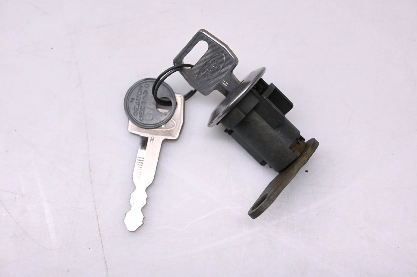 New OEM Ford E3UB-1121970-AA Ignition Switch & Key Assembly NOS