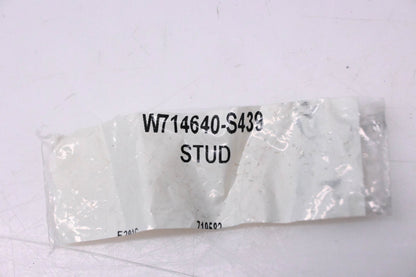 New OEM Ford W714640-S439 Inlet Duct Stud NOS