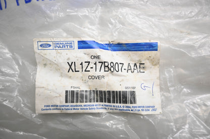 New OEM Ford XL1Z-17B807-AAE Rear Bumper Step Pad NOS