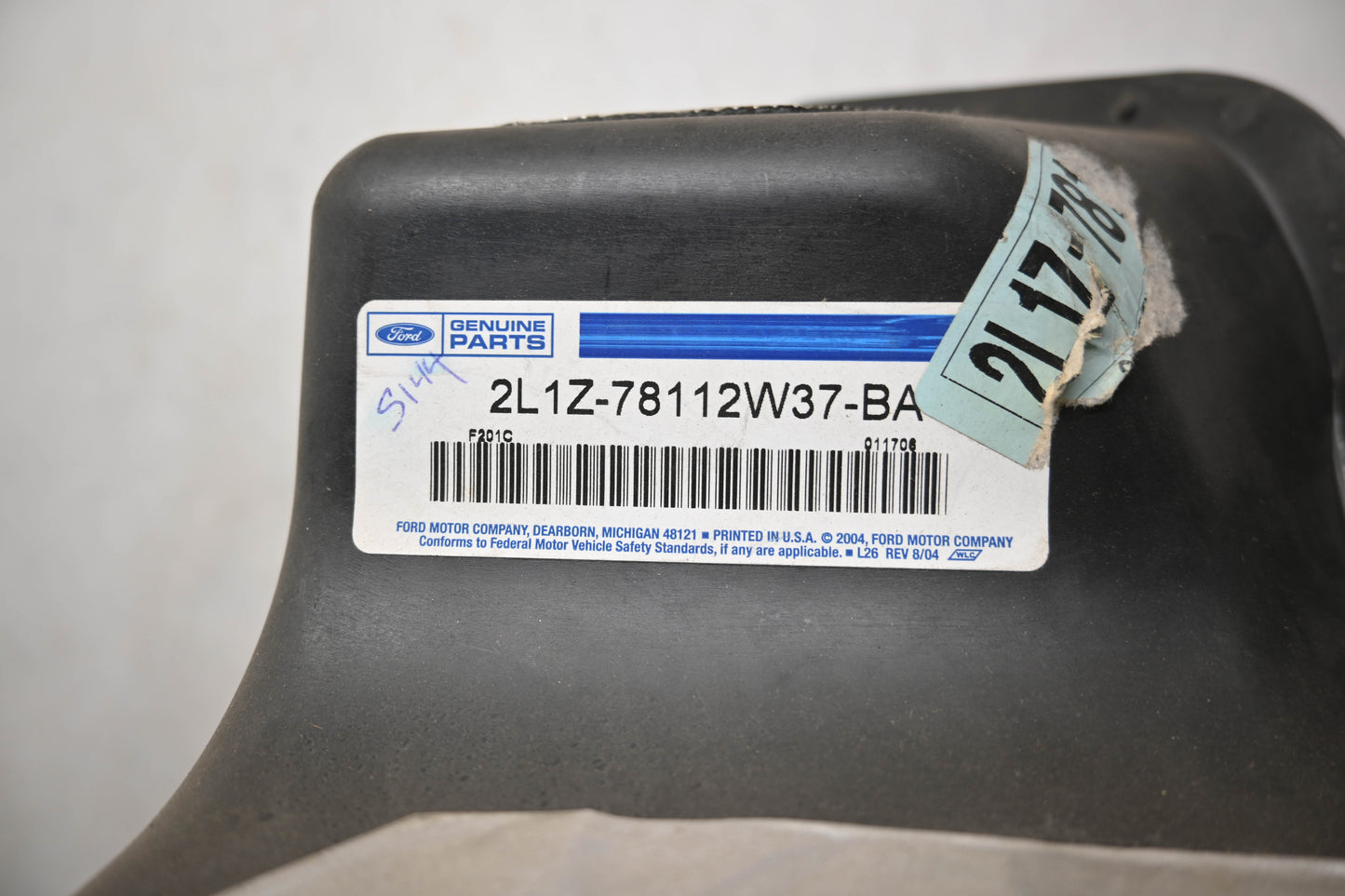 New OEM Ford 2L1Z-78112W37-BA Extension Pane NOS