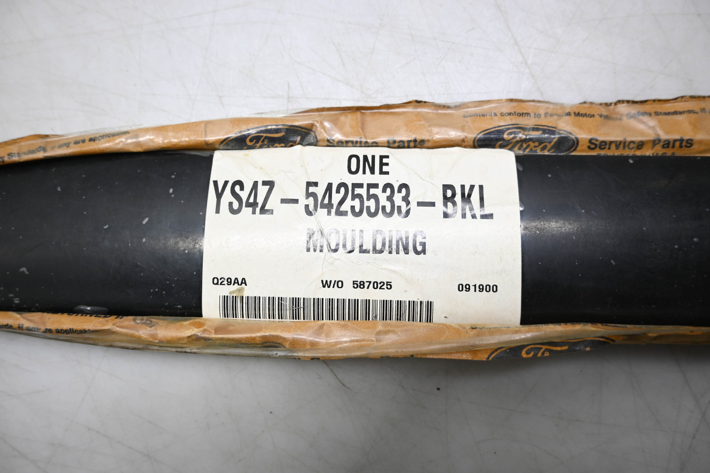 New OEM Ford YS4Z-5425533-BKL Moulding NOS