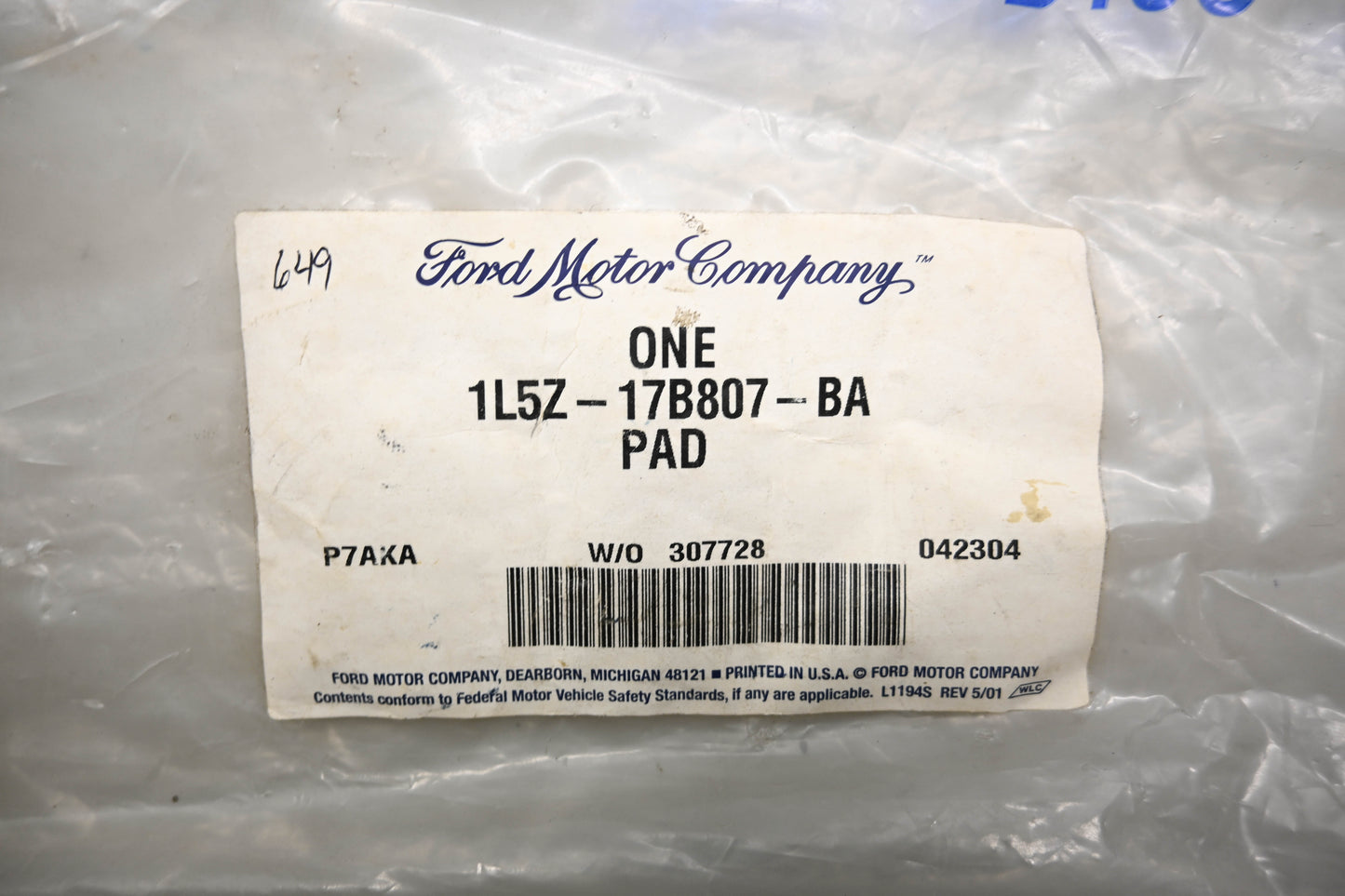 New OEM Ford 1L5Z-17B807-BA, 1L54-17E985 Bumper Pad NOS