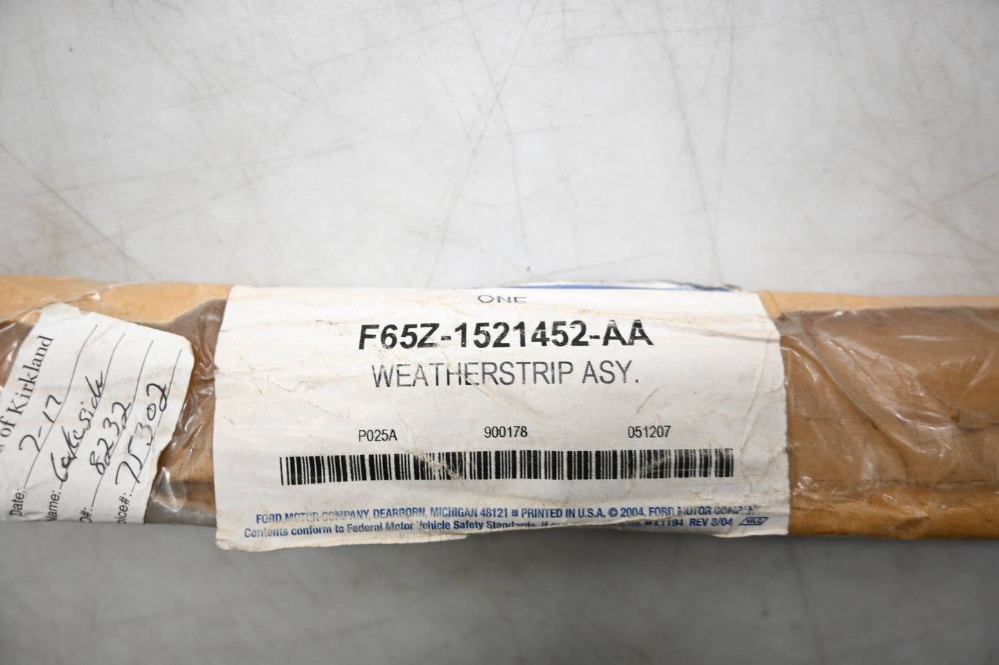New OEM Ford F65Z-1521452-AA Window Weatherstrip NOS