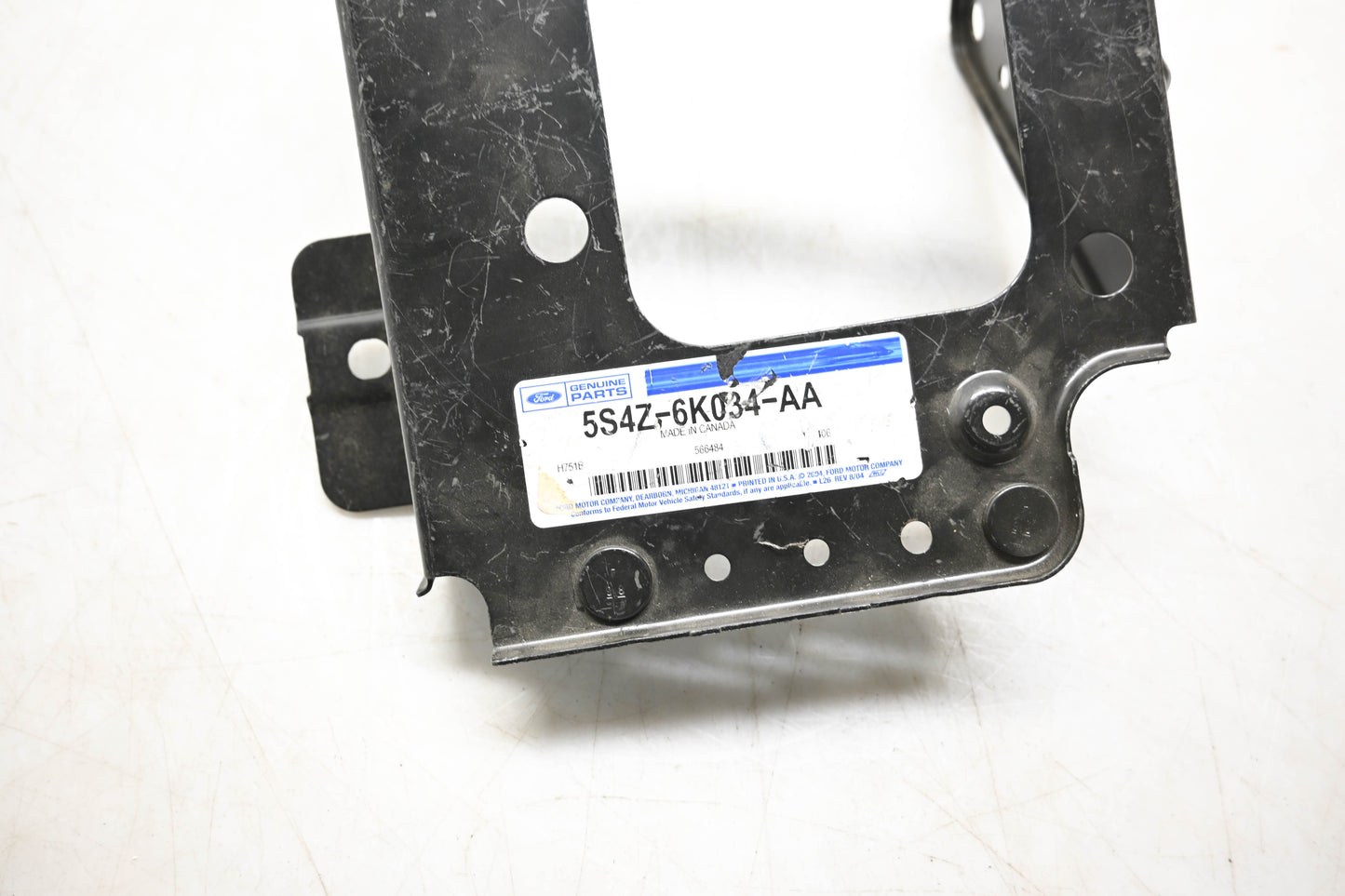 New OEM Ford 5S4Z-6K034-AA, 5S43-6K034-AA Transmission Front Mount Bracket NOS