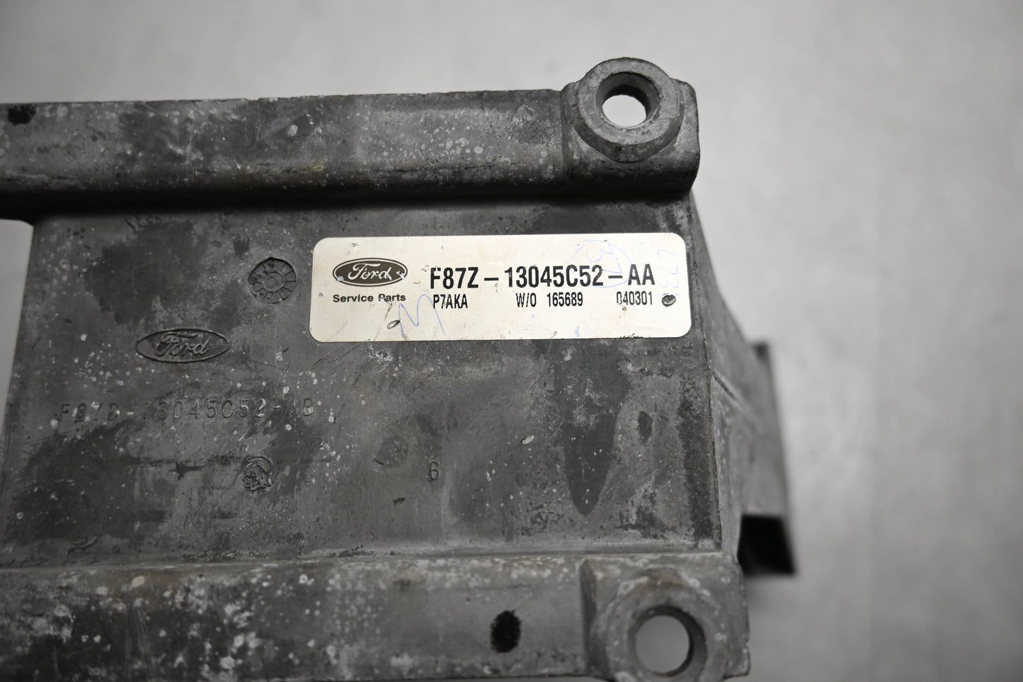 New OEM Ford F87Z-13045C52-AA Console Mounting Bracket NOS