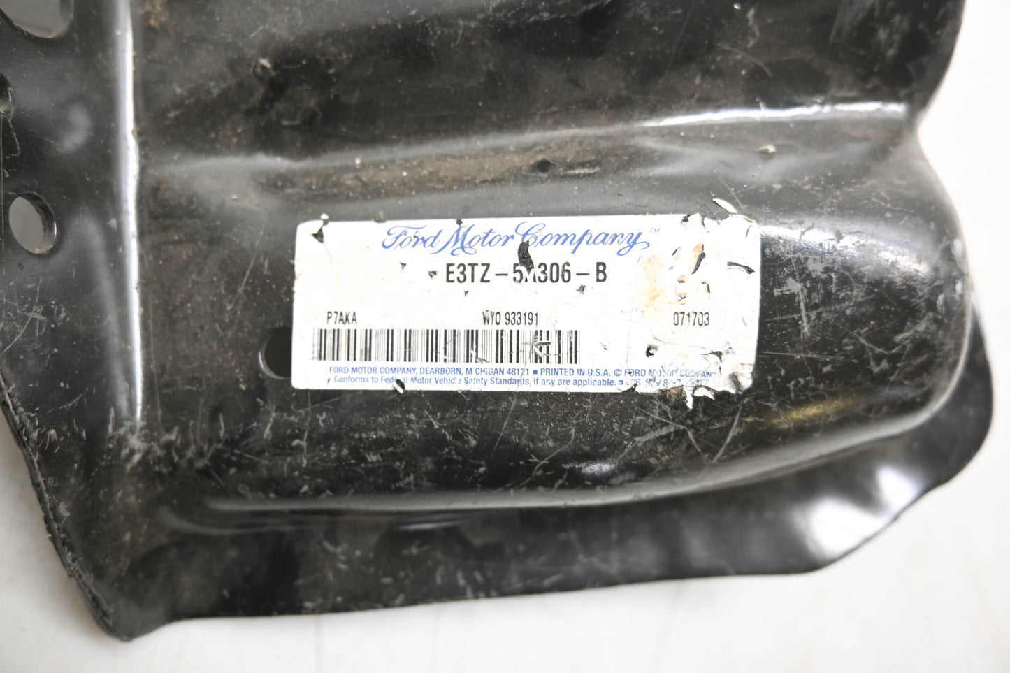 New OEM Ford E3TZ-5A306-B Spring Seat NOS