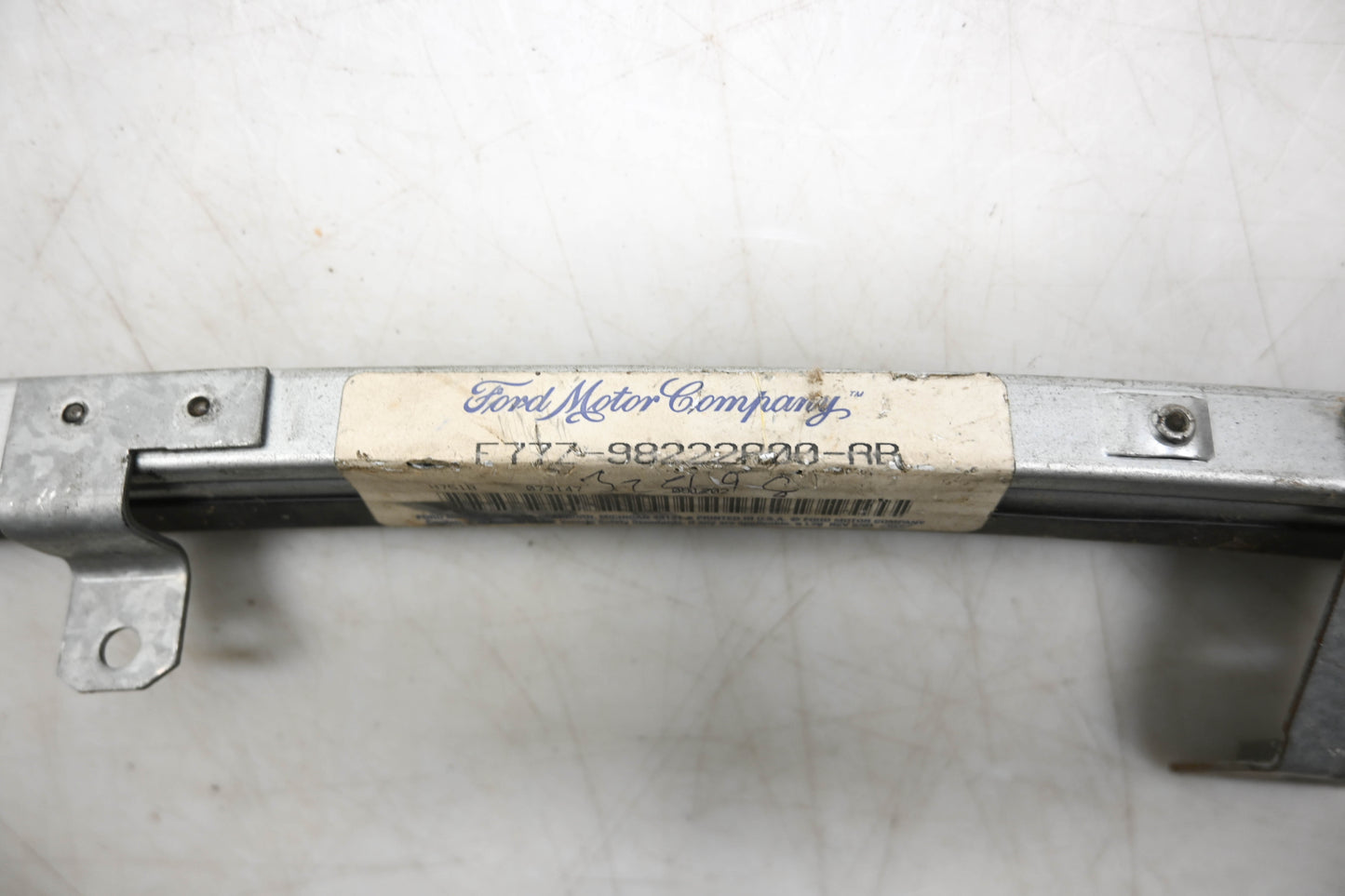 New OEM Ford F77Z-98222A00-AB Retainer NOS