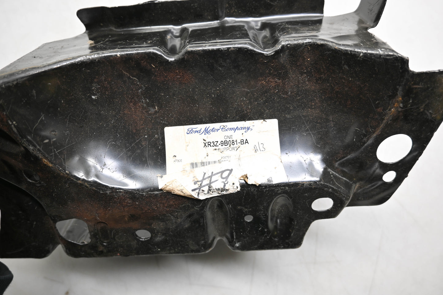 New OEM Ford XR3Z-9B081-BA Fuel Tank Mount Support NOS