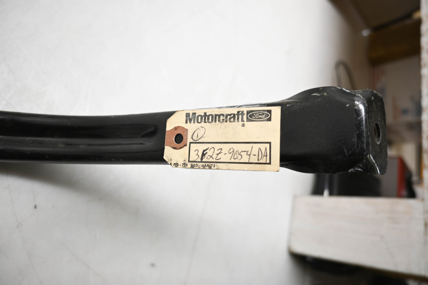 New OEM Ford 3F2Z-9054-DA, XF2Z-9054-DA Fuel Tank Strap NOS