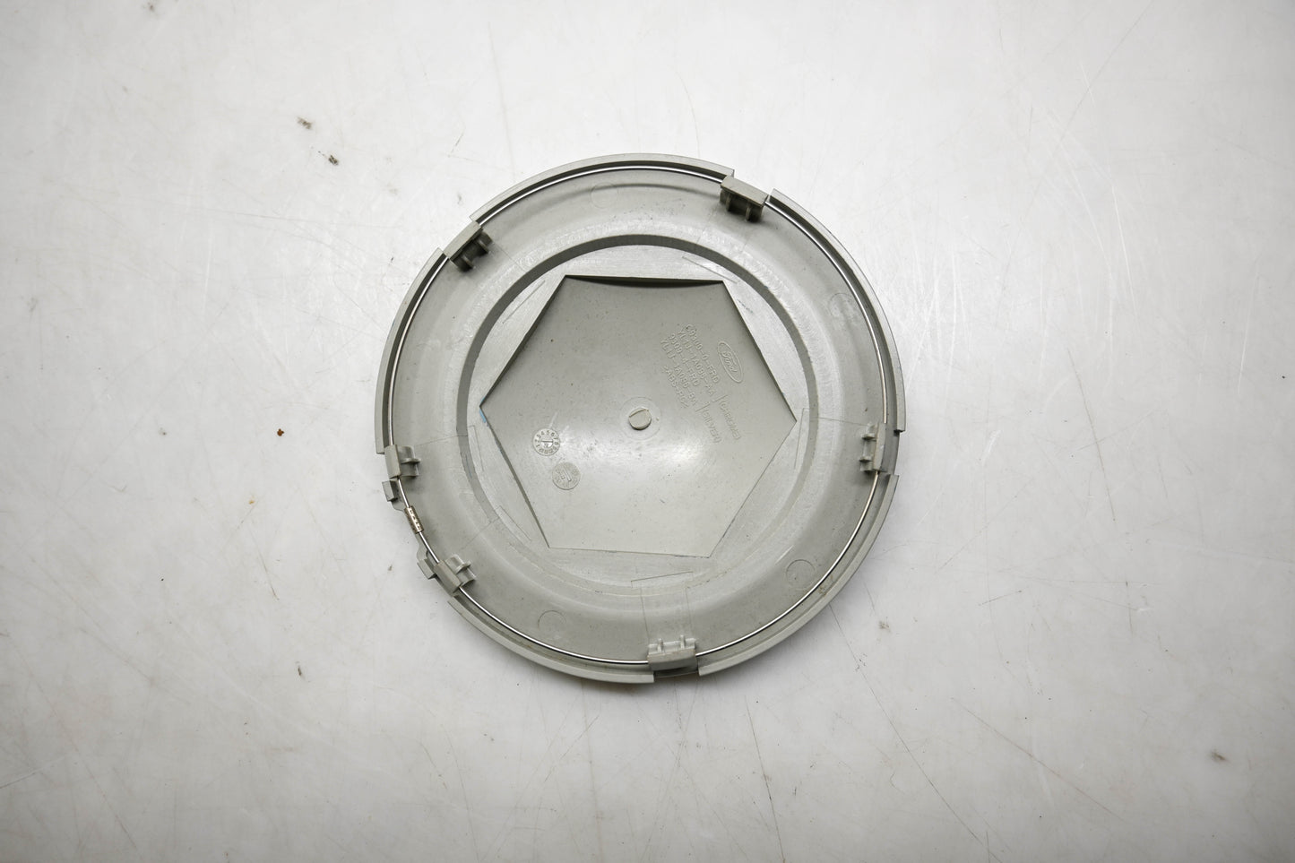 New OEM Ford YL1J-1A096-BA Silver Center Cap NOS
