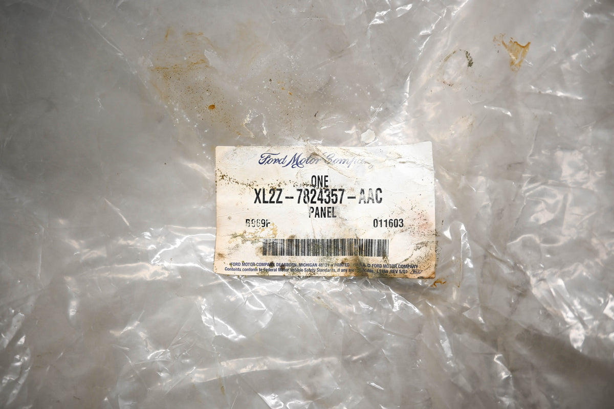 New OEM Ford XL2Z-7824357-AAC, YL24-78243A53-BAW Center Pillar Trim NOS