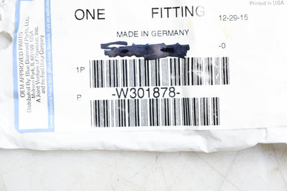 New OEM Ford W301878 Straight Fuel Line Fitting Outlet NOS
