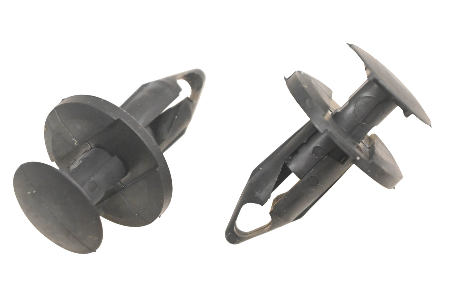 New OEM Ford N807389-S Fender Rivets Qty 2 NOS
