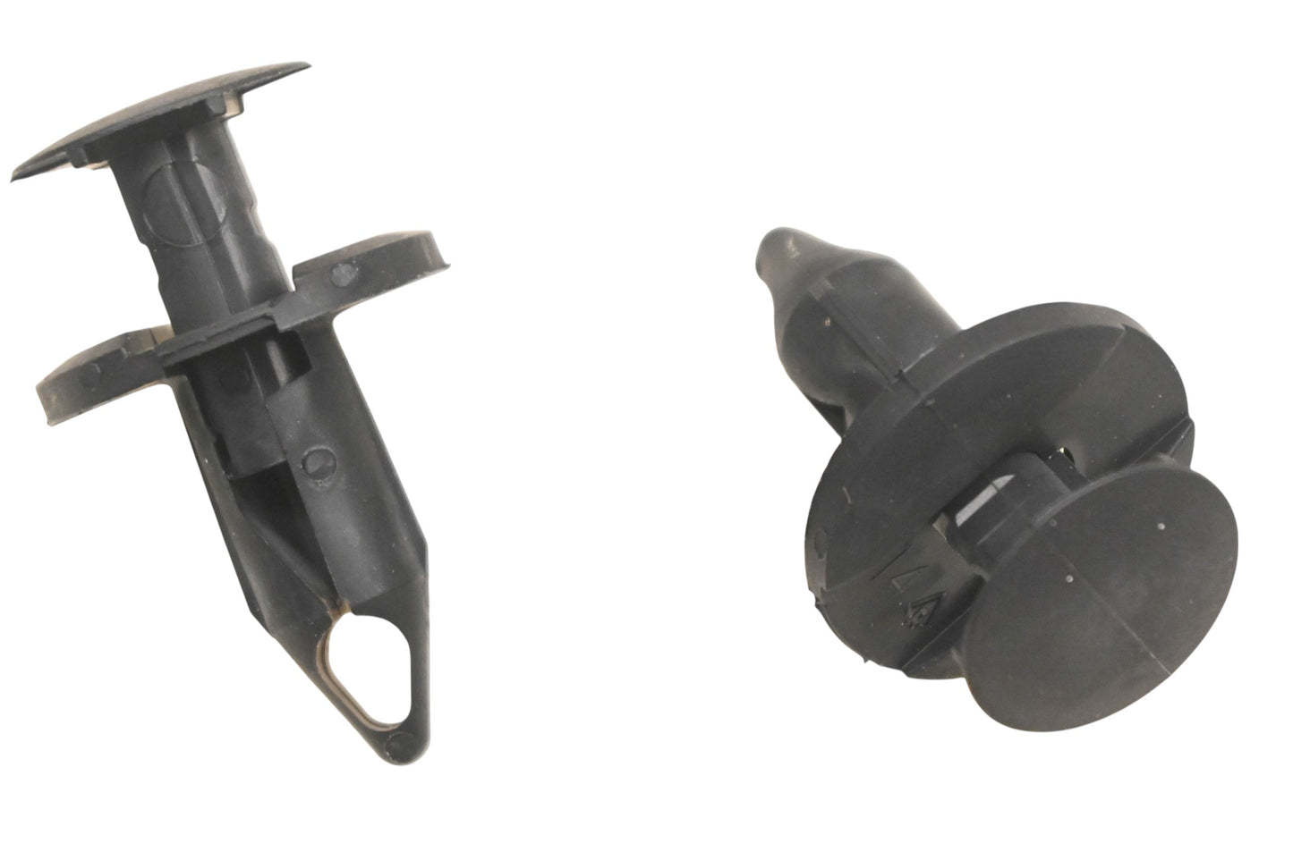 New OEM Ford N807389-S Fender Rivets Qty 2 NOS