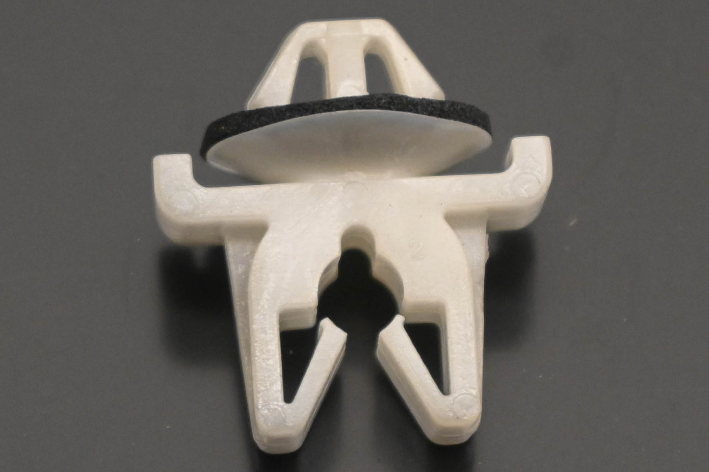 New OEM Ford F3XY-2B223-F Clip NOS