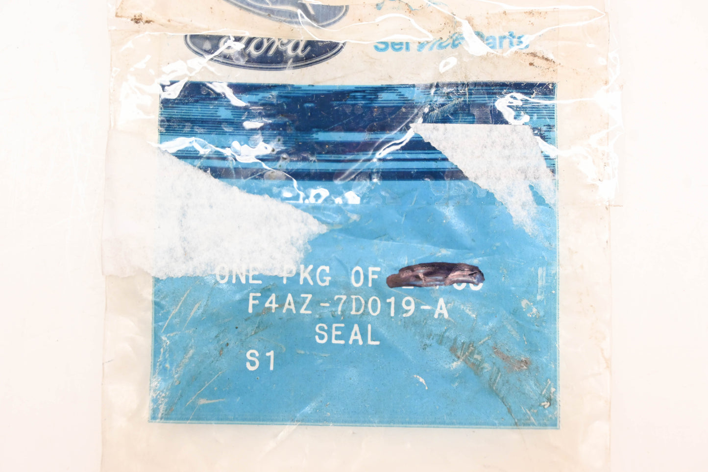 New OEM Ford F4AZ-7D019-A Clutch Seal NOS