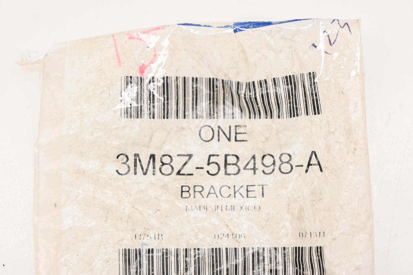 New OEM Ford 3M8Z-5B498-A Stabilizer Bar Bracket NOS